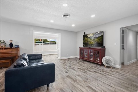 House in Orlando, Florida 3 bedrooms, 184.32 sq.m. № 1786435 - photo 7