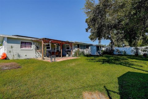Villa ou maison à vendre à Largo, Floride: 3 chambres, 112.23 m2 № 2418896 - photo 27