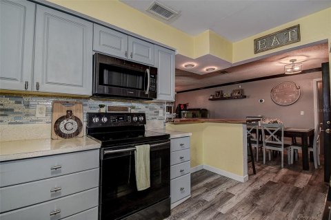 Villa ou maison à vendre à Largo, Floride: 3 chambres, 112.23 m2 № 2418896 - photo 10