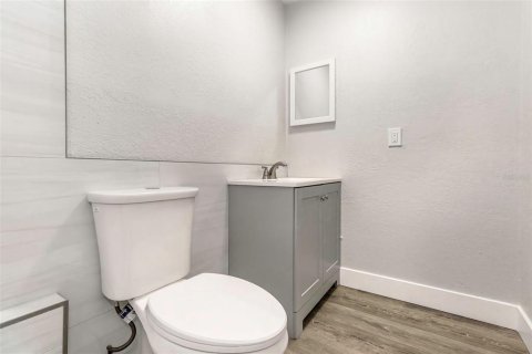 Condo in New Port Richey, Florida, 2 bedrooms  № 1858314 - photo 24