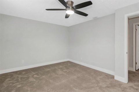 Condo in New Port Richey, Florida, 2 bedrooms  № 1858314 - photo 15