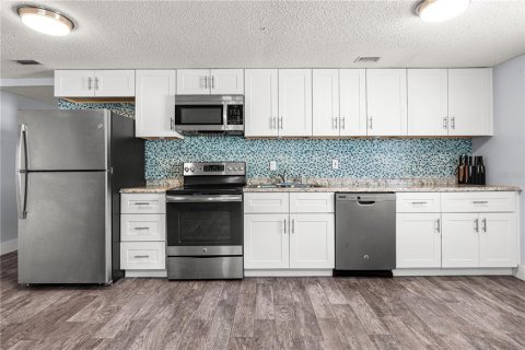 Adosado en venta en Micco, Florida, 2 dormitorios, 142.42 m2 № 2103890 - foto 24