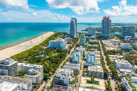 Купить коммерческую недвижимость в Майами-Бич, Флорида № 2020562 - фото 30