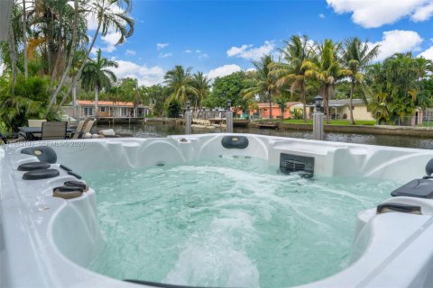 Casa en venta en Hollywood, Florida, 4 dormitorios, 163.51 m2 № 2152847 - foto 5