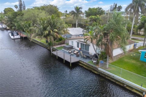 Casa en venta en Hollywood, Florida, 4 dormitorios, 163.51 m2 № 2152847 - foto 3