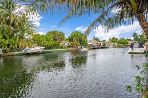 Casa en venta en Hollywood, Florida, 4 dormitorios, 163.51 m2 № 2152847 - foto 4
