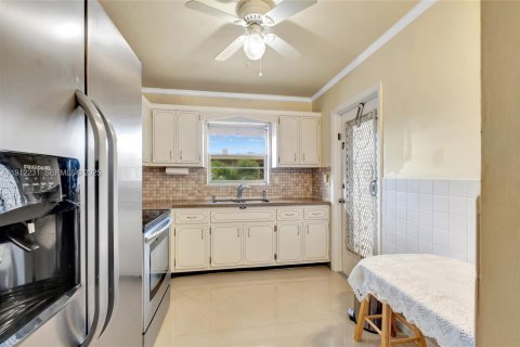 Condo in Hollywood, Florida, 2 bedrooms  № 2076798 - photo 6