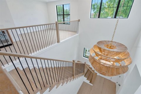 House in Tampa, Florida 5 bedrooms, 337.89 sq.m. № 2230733 - photo 8