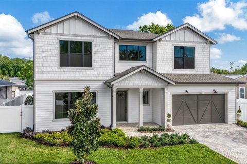 House in Tampa, Florida 5 bedrooms, 337.89 sq.m. № 2230733 - photo 3