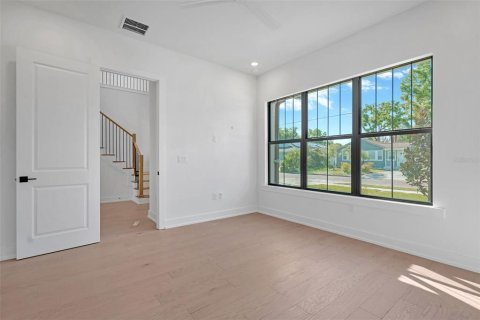 House in Tampa, Florida 5 bedrooms, 337.89 sq.m. № 2230733 - photo 16