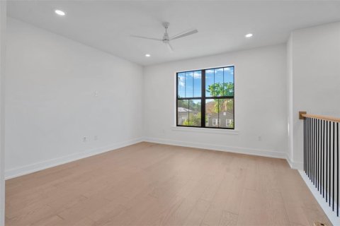 House in Tampa, Florida 5 bedrooms, 337.89 sq.m. № 2230733 - photo 29