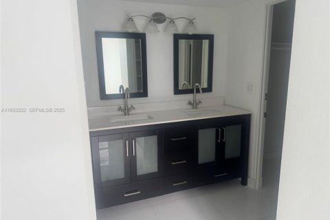 Copropriété à vendre à Coral Gables, Floride: 2 chambres, 101.54 m2 № 2035490 - photo 12