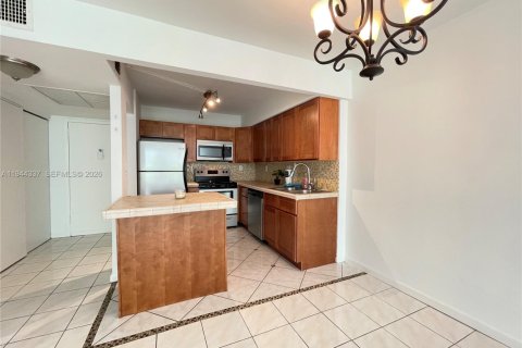 Copropriété à vendre à Hallandale Beach, Floride: 1 chambre, 76.18 m2 № 2089883 - photo 6