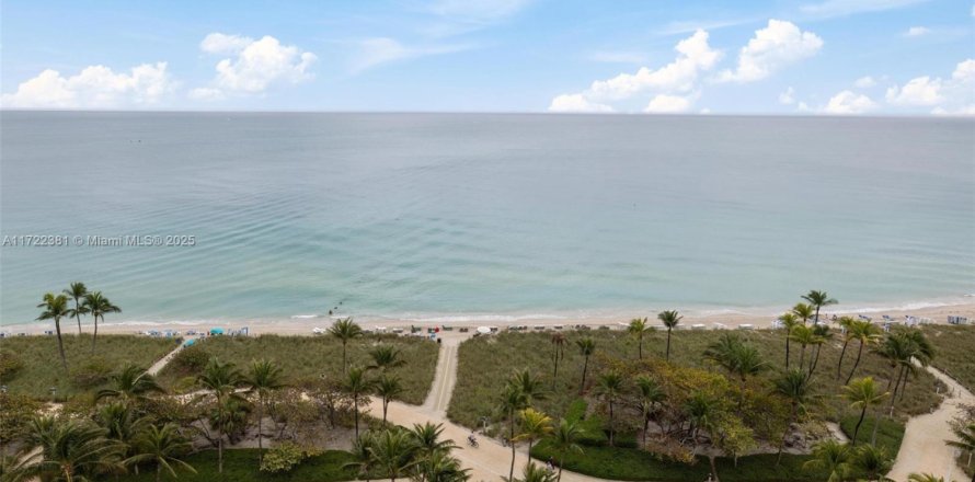 Condo à Bal Harbour, Floride, 3 chambres № 1977201