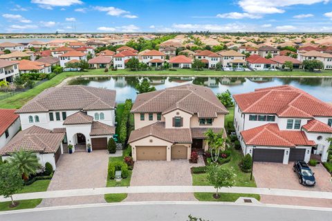 Купить виллу или дом в Паркленд, Флорида 3 комнаты, 395.3м2, № 2085141 - фото 2