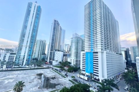 Condo in Miami, Florida, 1 bedroom  № 2086664 - photo 21