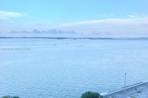 Condo in Miami, Florida, 1 bedroom  № 2086664 - photo 22