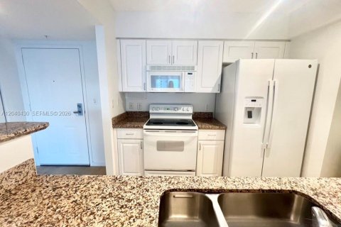 Condo in Miami, Florida, 1 bedroom  № 2086664 - photo 3