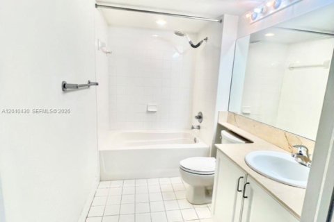 Condo in Miami, Florida, 1 bedroom  № 2086664 - photo 10