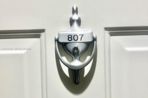 Condo in Miami, Florida, 1 bedroom  № 2086664 - photo 23