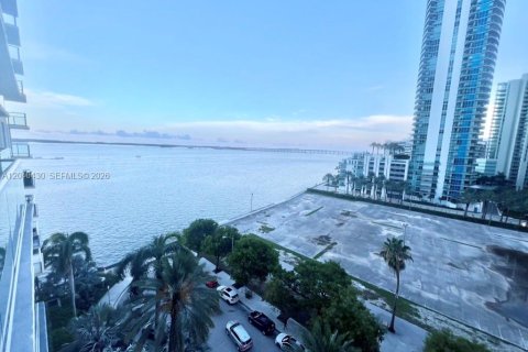 Condo in Miami, Florida, 1 bedroom  № 2086664 - photo 13