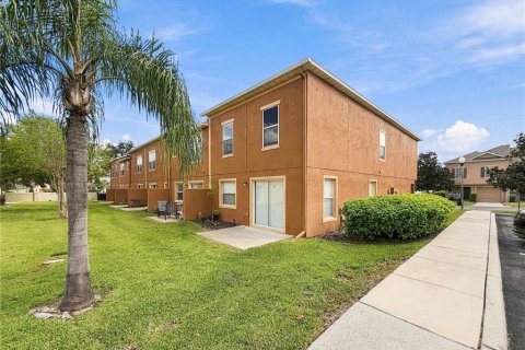 Townhouse in Oviedo, Florida 3 bedrooms, 169.83 sq.m. № 2386287 - photo 20