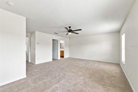 Townhouse in Oviedo, Florida 3 bedrooms, 169.83 sq.m. № 2386287 - photo 15