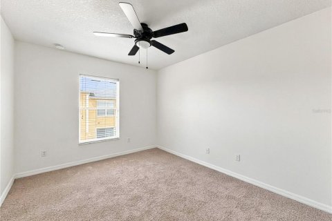 Townhouse in Oviedo, Florida 3 bedrooms, 169.83 sq.m. № 2386287 - photo 18
