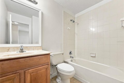 Townhouse in Oviedo, Florida 3 bedrooms, 169.83 sq.m. № 2386287 - photo 19