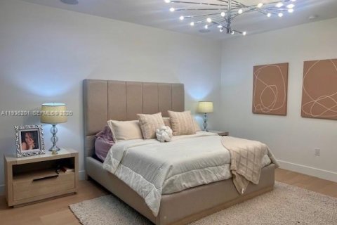 Купить виллу или дом в Дорал, Флорида 8 комнат, 319.21м2, № 1996916 - фото 12