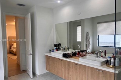 Купить виллу или дом в Дорал, Флорида 8 комнат, 319.21м2, № 1996916 - фото 14