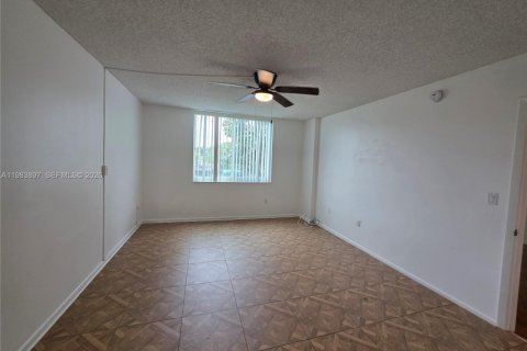 Condominio en venta en Hollywood, Florida, 2 dormitorios, 102.19 m2 № 2049490 - foto 16