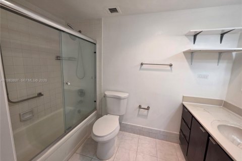 Condominio en venta en Hollywood, Florida, 2 dormitorios, 102.19 m2 № 2049490 - foto 17