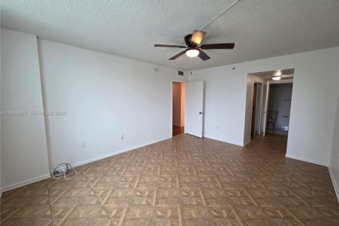 Condominio en venta en Hollywood, Florida, 2 dormitorios, 102.19 m2 № 2049490 - foto 15