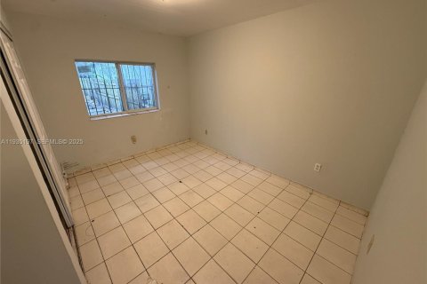 Villa ou maison à louer à Miami, Floride: 3 chambres, 239.69 m2 № 1993354 - photo 10