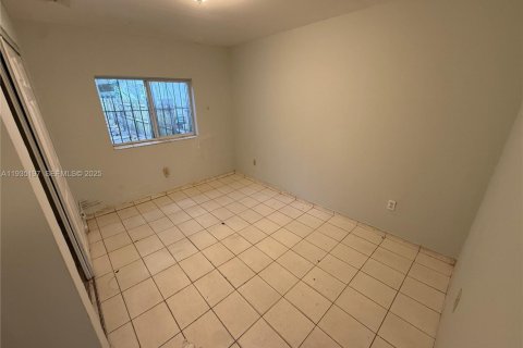 Villa ou maison à louer à Miami, Floride: 3 chambres, 239.69 m2 № 1993354 - photo 5