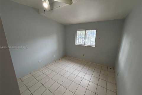 Villa ou maison à louer à Miami, Floride: 3 chambres, 239.69 m2 № 1993354 - photo 11