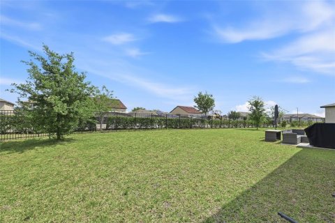 House in Davenport, Florida 5 bedrooms, 260.5 sq.m. № 2099390 - photo 4