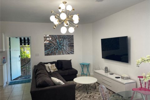 Villa ou maison à louer à Miami, Floride: 2 chambres, 279.64 m2 № 1697622 - photo 4