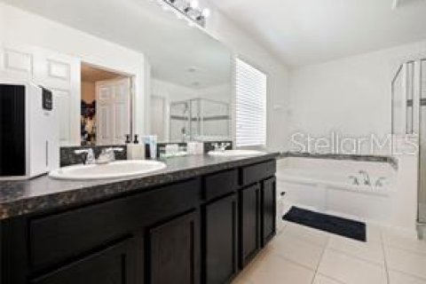 Casa en venta en Davenport, Florida, 4 dormitorios, 243.4 m2 № 1849583 - foto 18