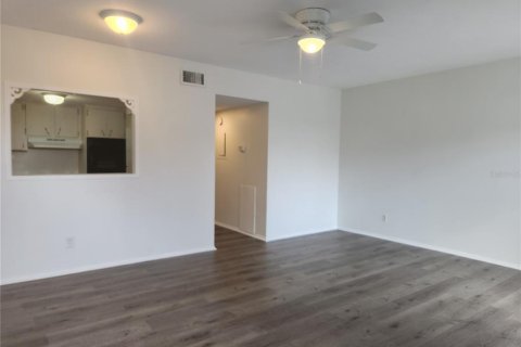 Copropriété à louer à Clearwater, Floride: 1 chambre, 76.64 m2 № 2096534 - photo 2
