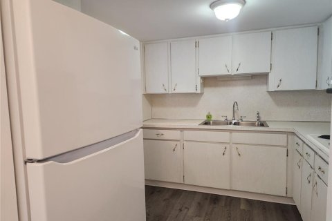 Copropriété à louer à Clearwater, Floride: 1 chambre, 76.64 m2 № 2096534 - photo 7