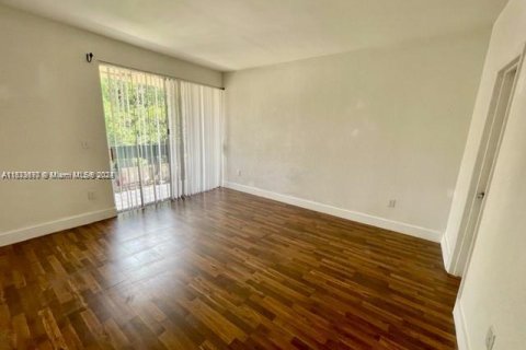 Townhouse in Miami, Florida 3 bedrooms, 176.51 sq.m. № 1707101 - photo 4