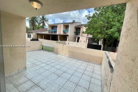 Townhouse in Miami, Florida 3 bedrooms, 176.51 sq.m. № 1707101 - photo 5