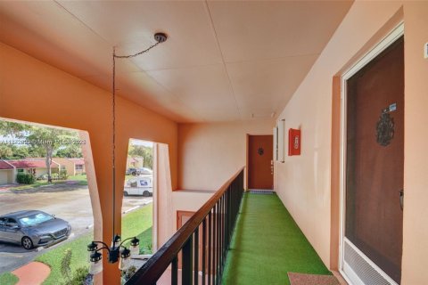 Copropriété à louer à West Palm Beach, Floride: 2 chambres, 82.5 m2 № 1834187 - photo 12