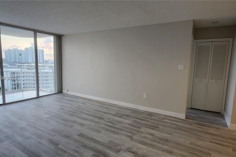 Купить кондоминиум в Авентура, Флорида 1 спальня, 93.37м2, № 2088788 - фото 6