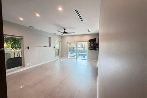 Casa en alquiler en North Miami Beach, Florida, 4 dormitorios, 276.01 m2 № 2154667 - foto 18