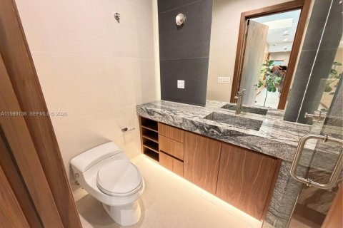 Casa en alquiler en North Miami Beach, Florida, 4 dormitorios, 276.01 m2 № 2154667 - foto 14