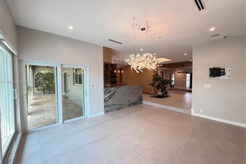 Casa en alquiler en North Miami Beach, Florida, 4 dormitorios, 276.01 m2 № 2154667 - foto 10