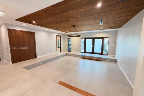 Casa en alquiler en North Miami Beach, Florida, 4 dormitorios, 276.01 m2 № 2154667 - foto 5